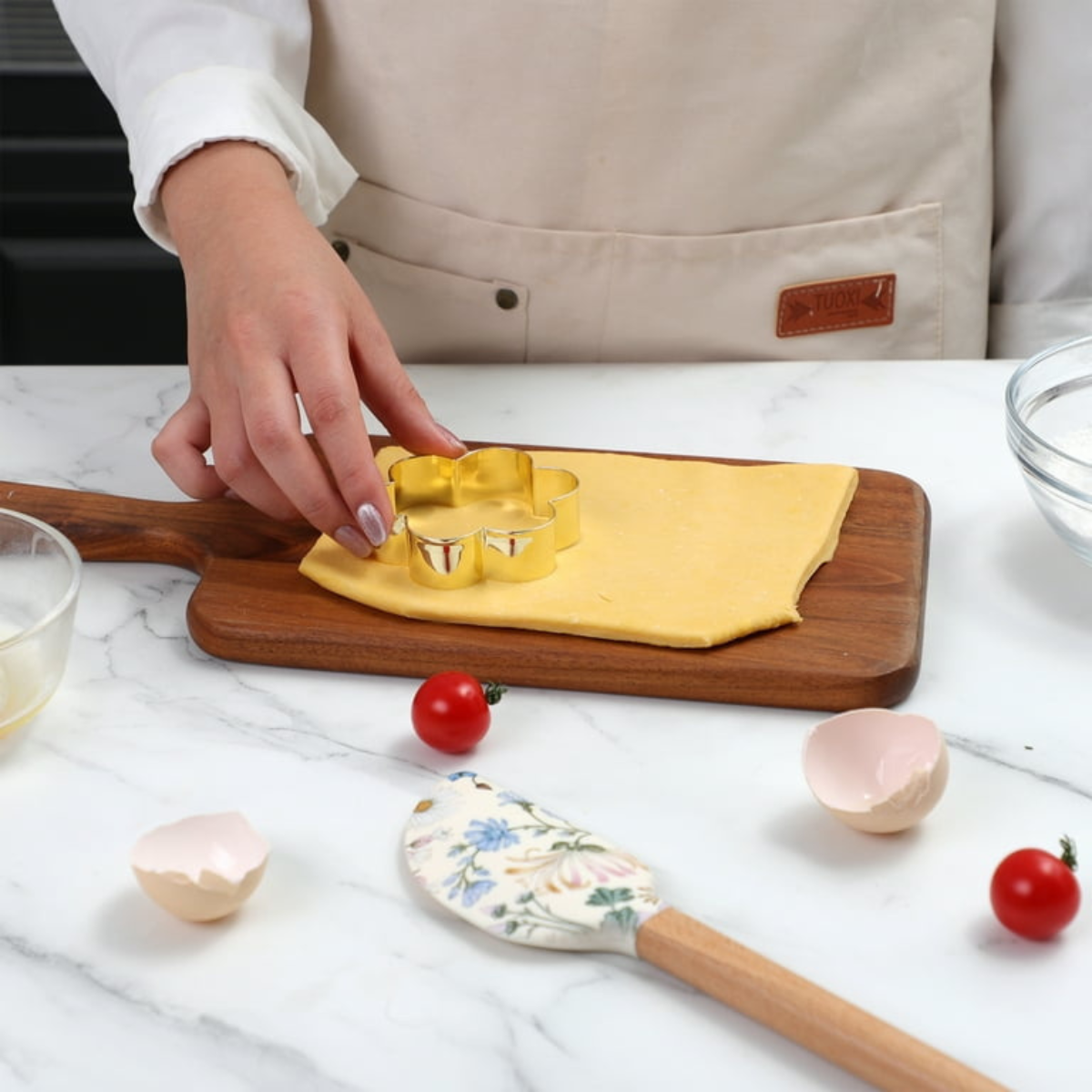 Spatula and Cookie Cutter