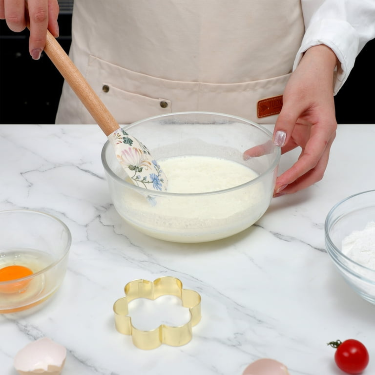 Spatula and Cookie Cutter