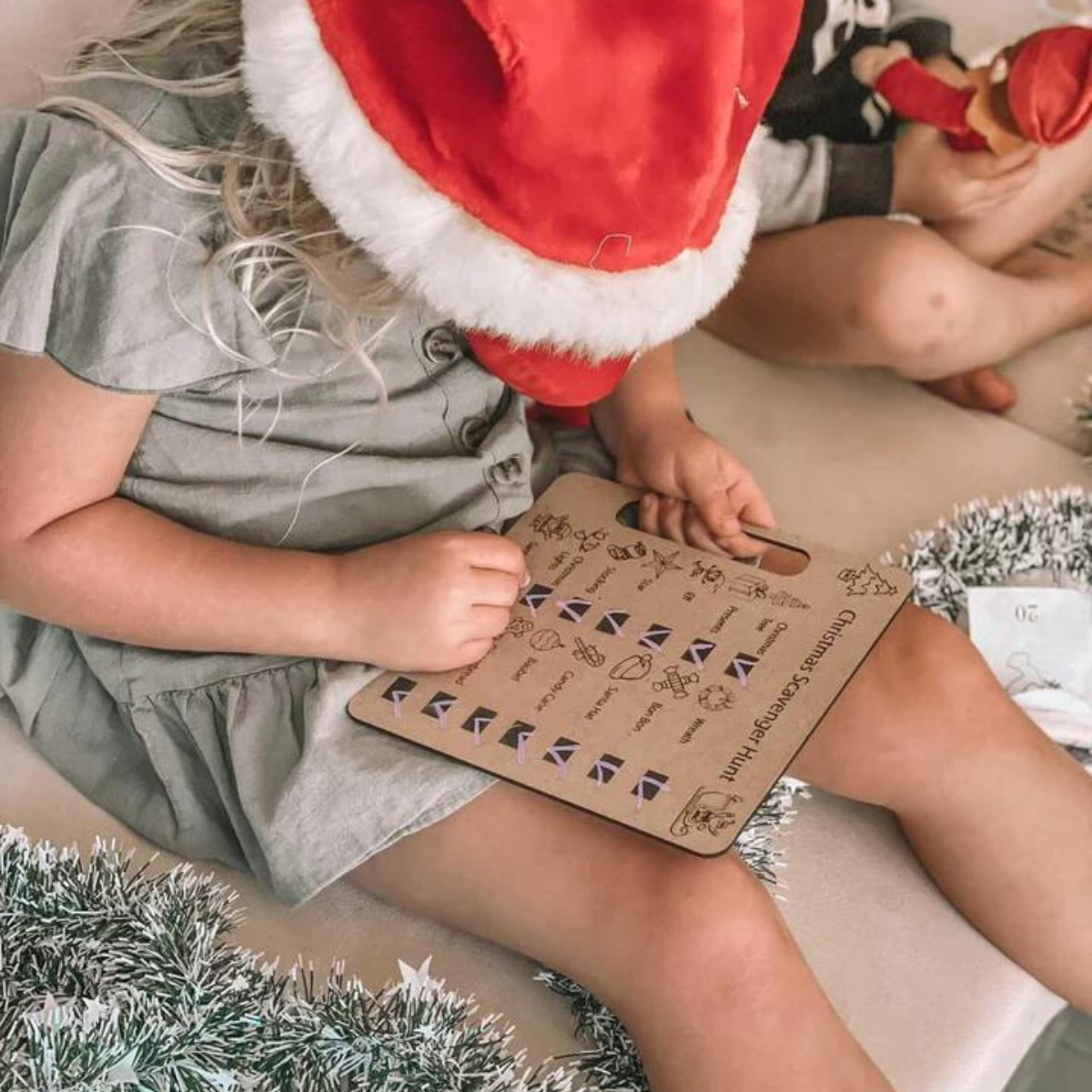 Christmas Scavenger Hunt Board