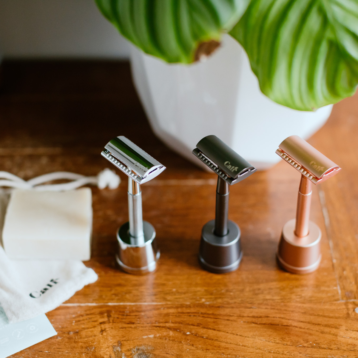 Caliwoods Long Handled Razor