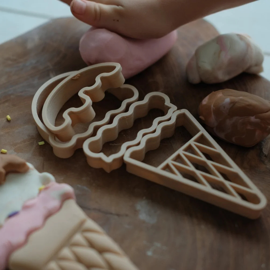 Kinfolk Pantry Ice Cream Cutter Set