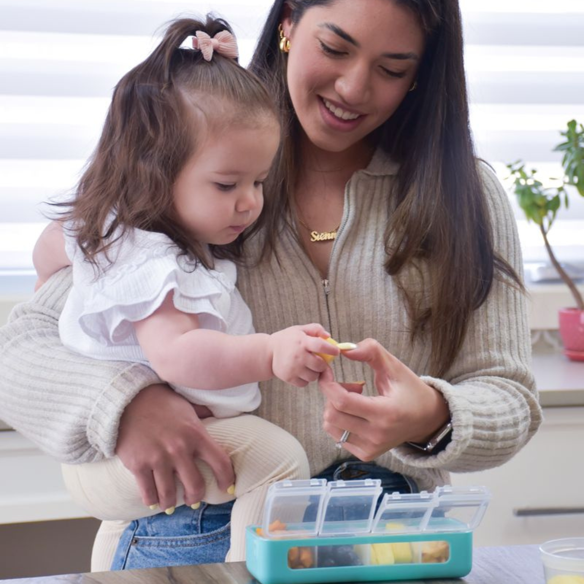 Melii 4 Compartment Snackle Box